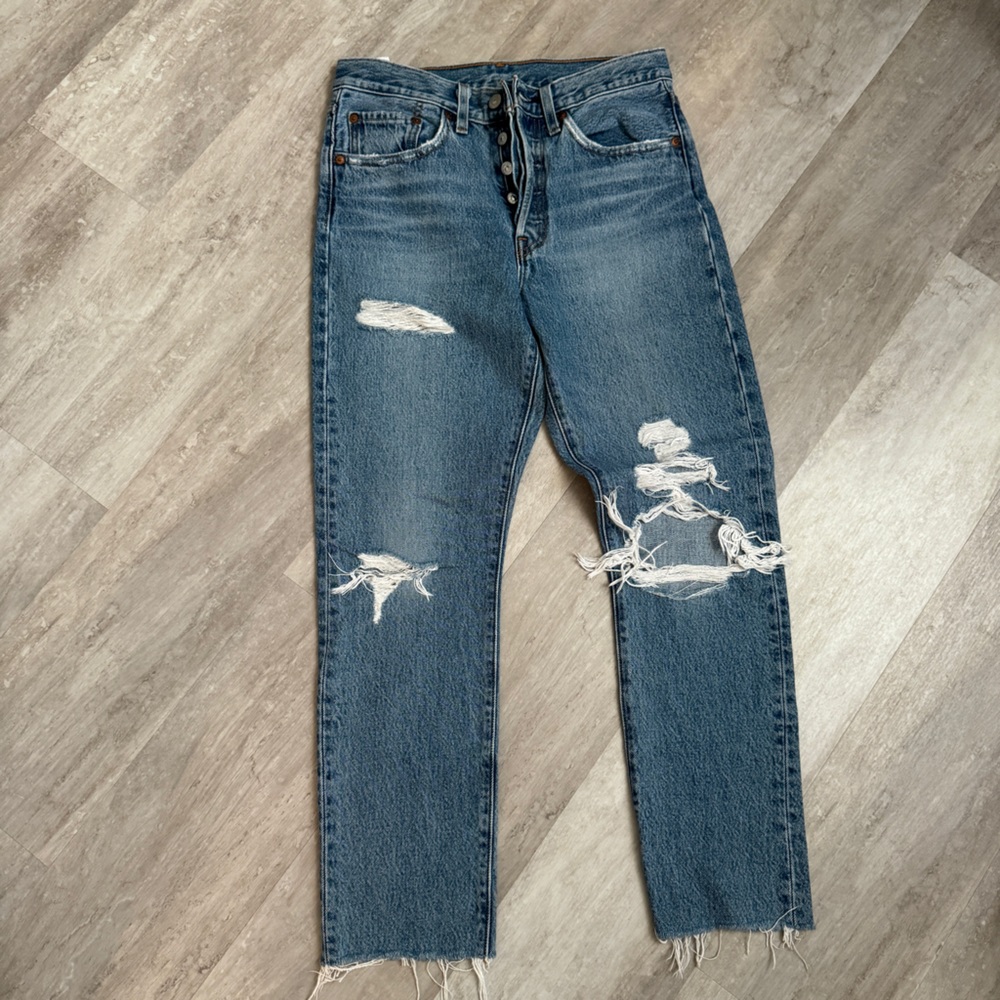LEVI’S 501 Distressed Jeans